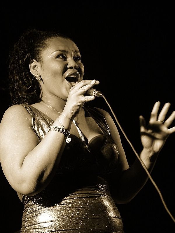 Үлкен есек қыздармен порно