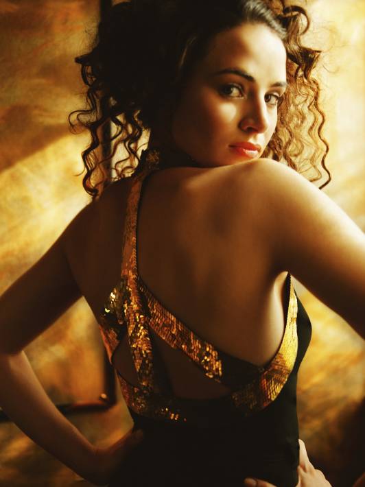 Миа Маэстро (Mia Maestro) для журнала Hollywood Life (февраль 2005)