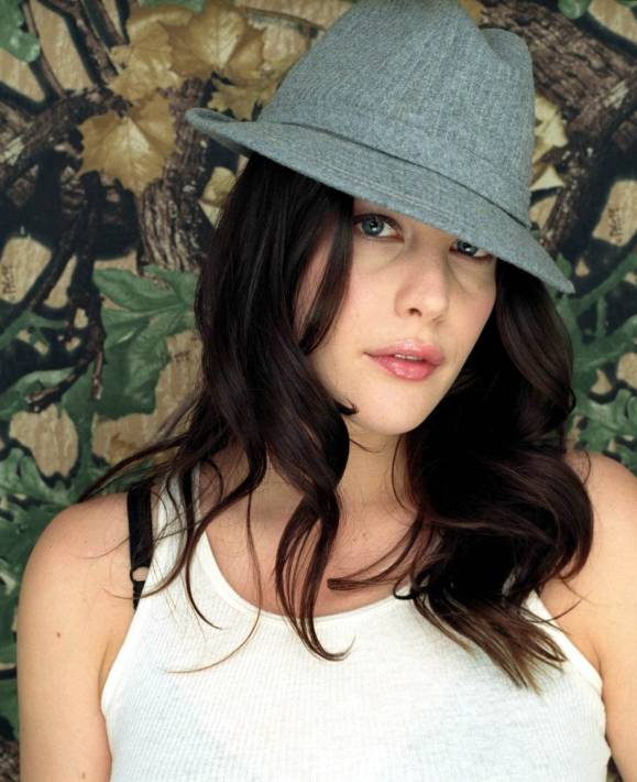 Лив Тайлер (Liv Tyler) в фотосессии журнала Maxim (2001)