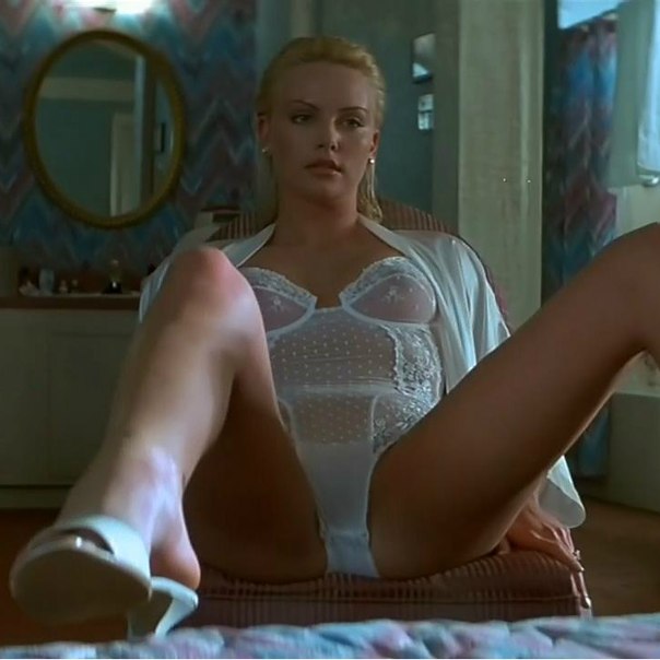 Шарлиз Терон Голая - Charlize Theron Nude