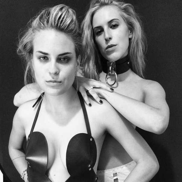 Сёстры Уиллис топлес (Scout Willis, Tallulah Willis)