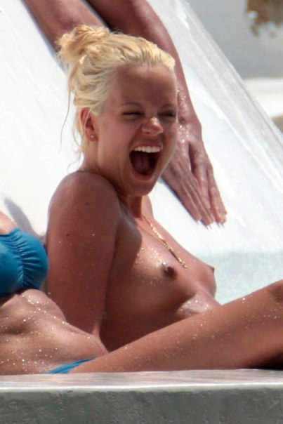 Смотреть видео жалаңаш әнші Слава.