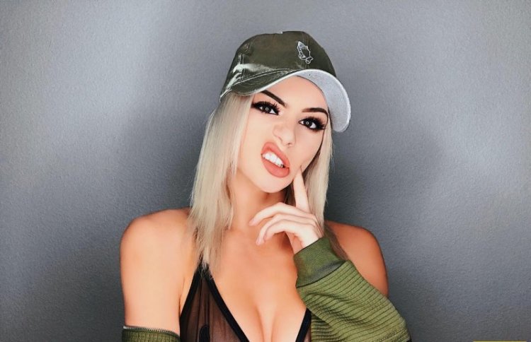 18-летняя звезда Instagram Кристен Ханчер случаем занялась сексом в прямом эфире